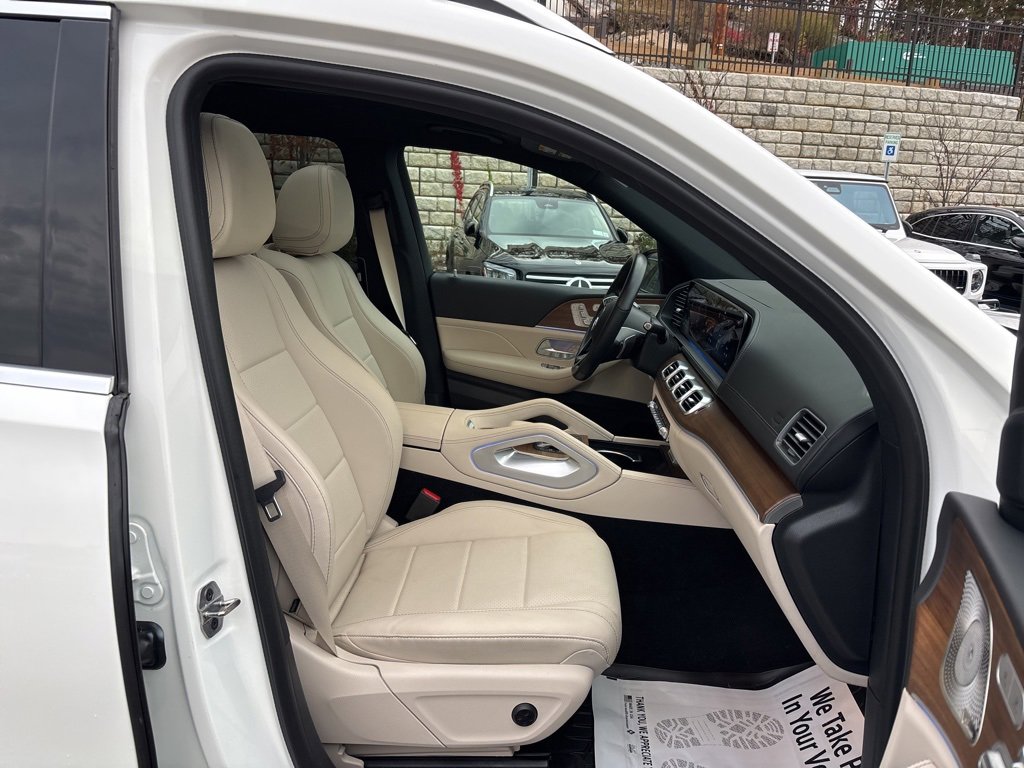Used 2025 Mercedes-Benz GLS 450 4MATIC image 21