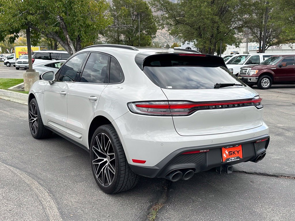 Used 2023 Porsche Macan AWD/4WD image 12