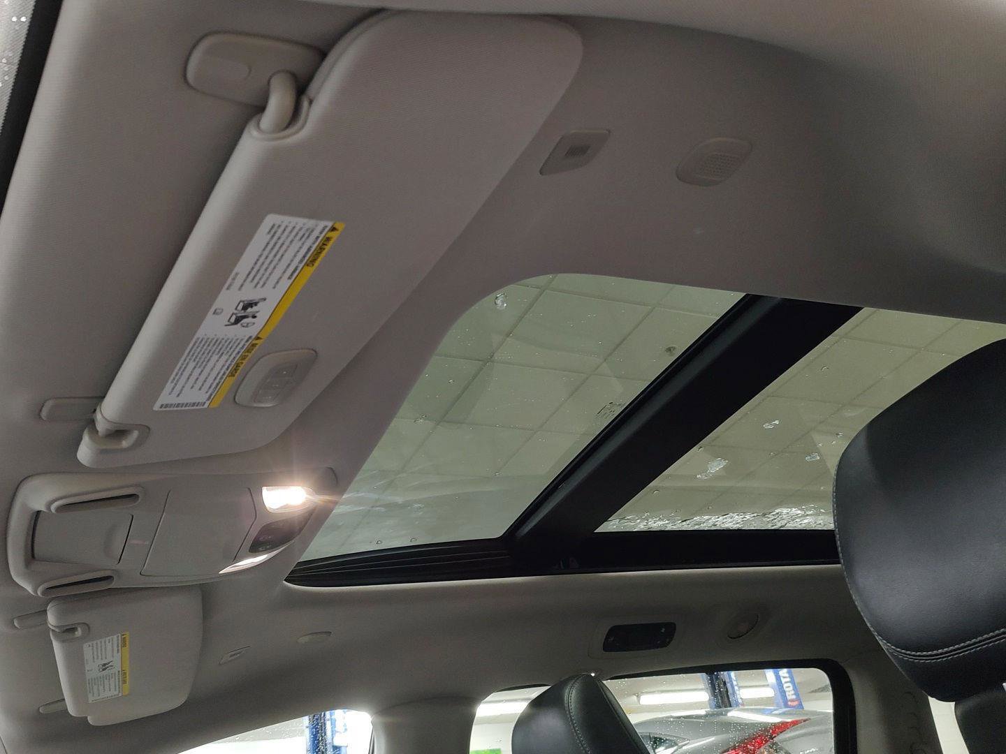 Used 2019 Chrysler Pacifica Limited image 6