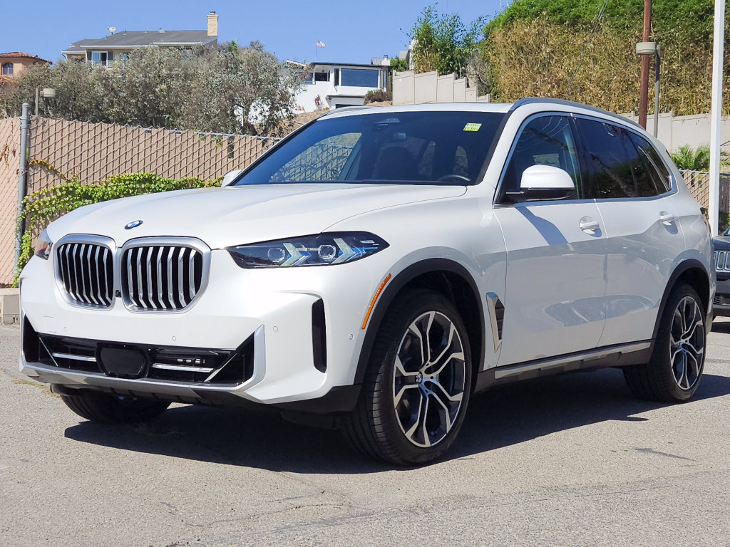 Used 2024 BMW X5 sDrive40i w/ Premium Package RWD image 3