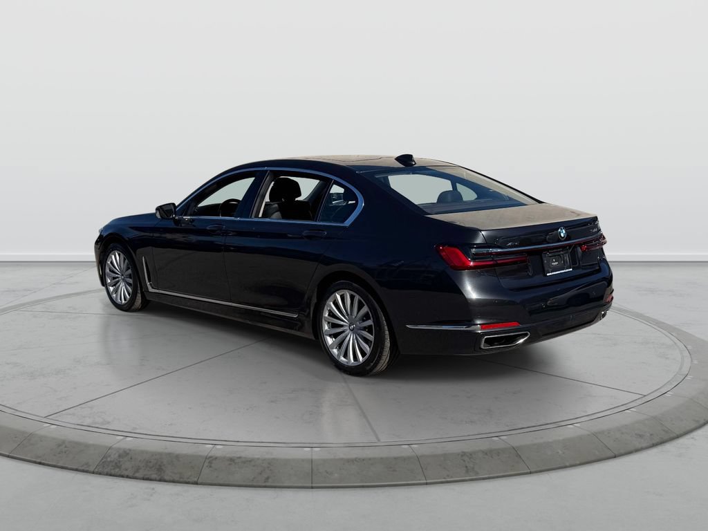 Used 2022 BMW 740i xDrive AWD/4WD image 7