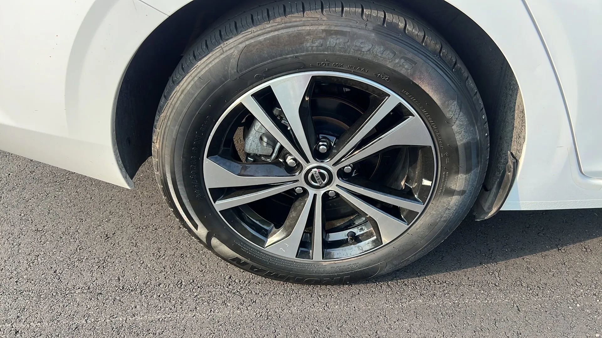 Used 2023 Nissan Sentra SV image 32