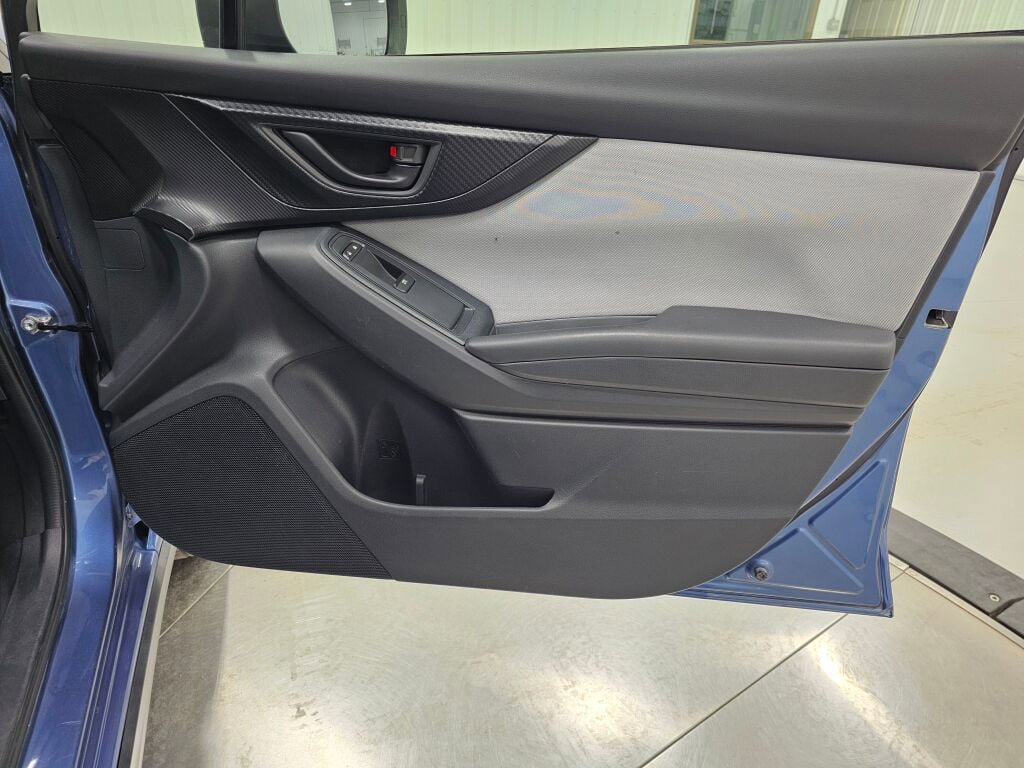 Used 2020 Subaru Crosstrek 2.0i AWD/4WD image 33