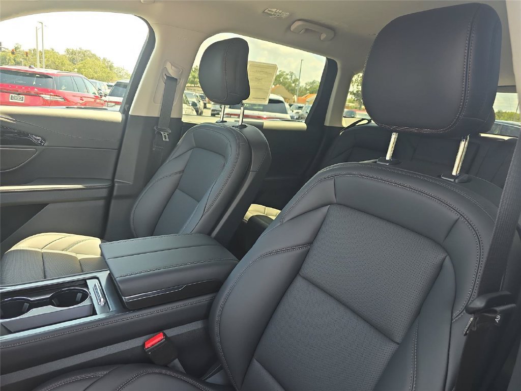 New 2026 Lincoln Nautilus Premier AWD/4WD image 14