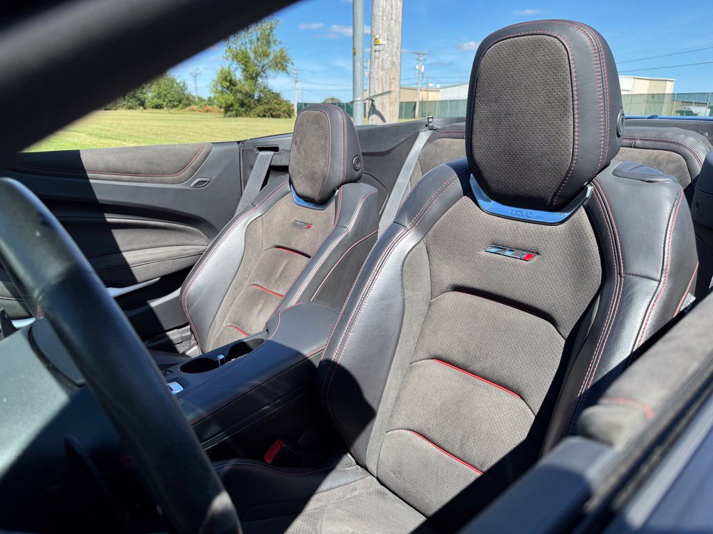 Used 2021 Chevrolet Camaro ZL1 RWD image 13