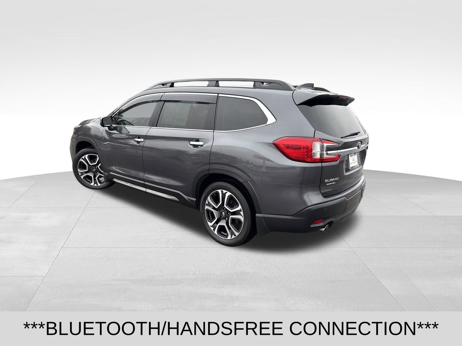Used 2023 Subaru Ascent Touring image 3