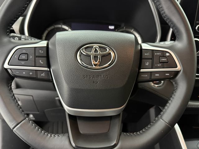 Used 2023 Toyota Highlander XLE FWD image 8