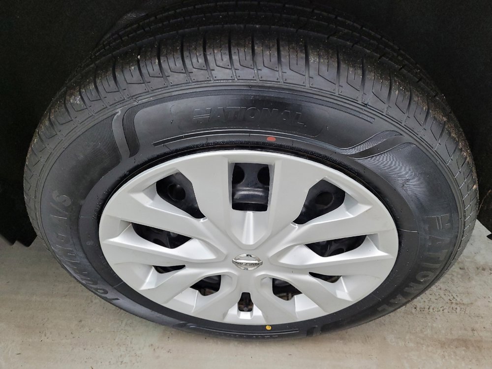 Used 2019 Nissan Rogue S image 31