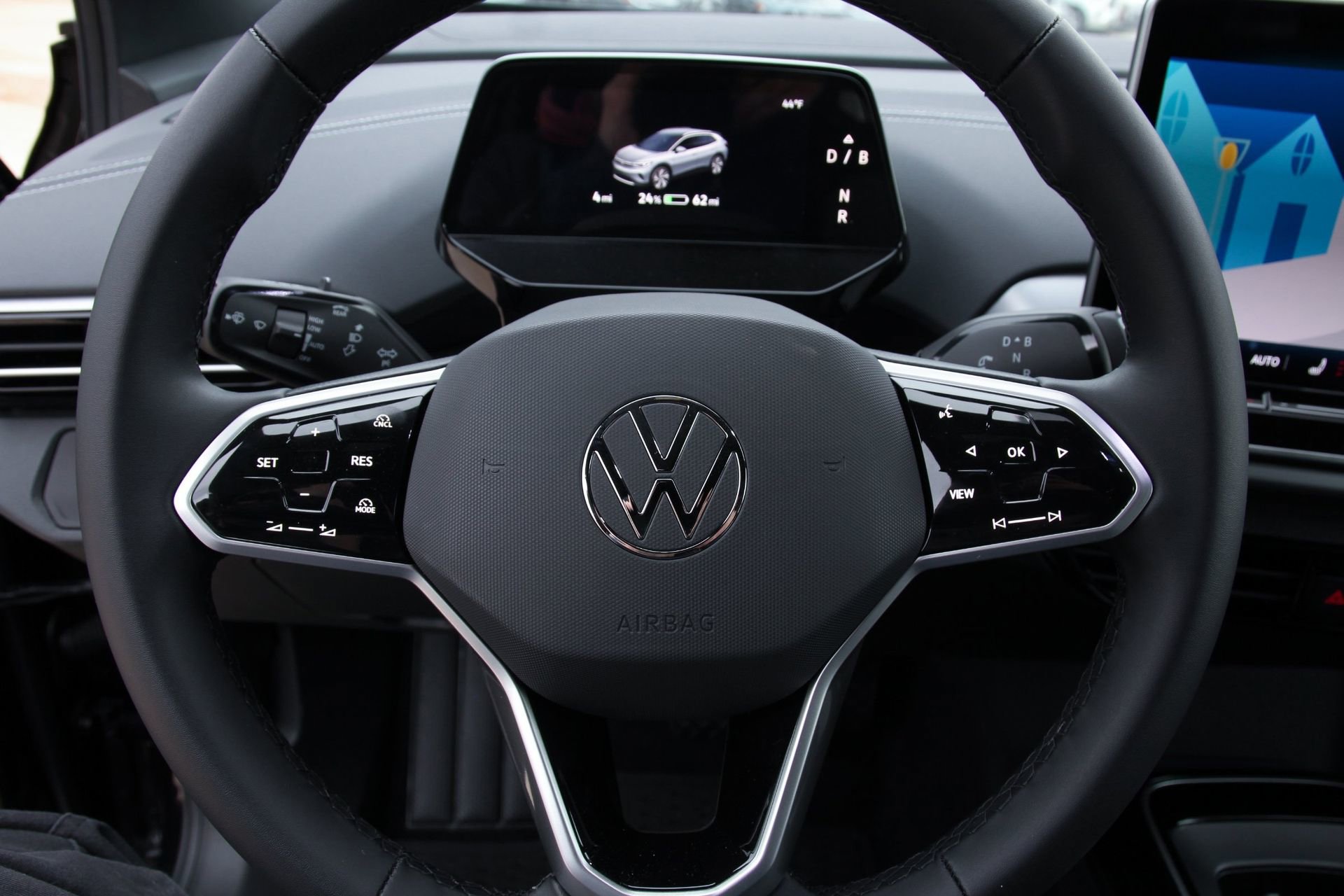 New 2025 Volkswagen ID.4 Pro AWD/4WD image 16