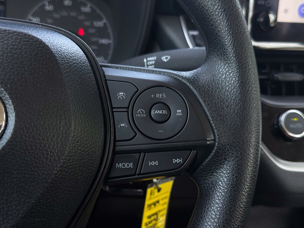 Used 2025 Toyota Corolla LE FWD image 18
