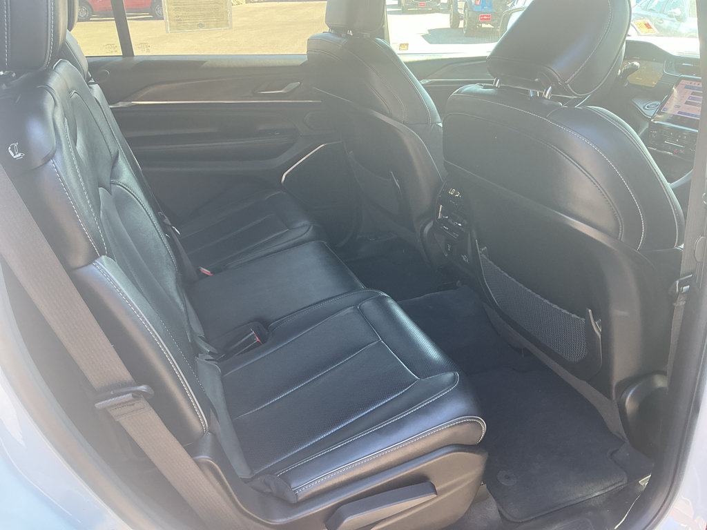Used 2023 Jeep Grand Cherokee L Overland AWD/4WD image 15