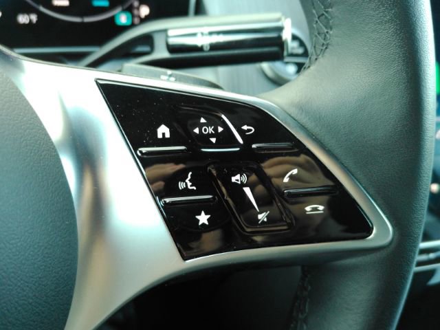 Used 2025 Mercedes-Benz GLC 300 image 38