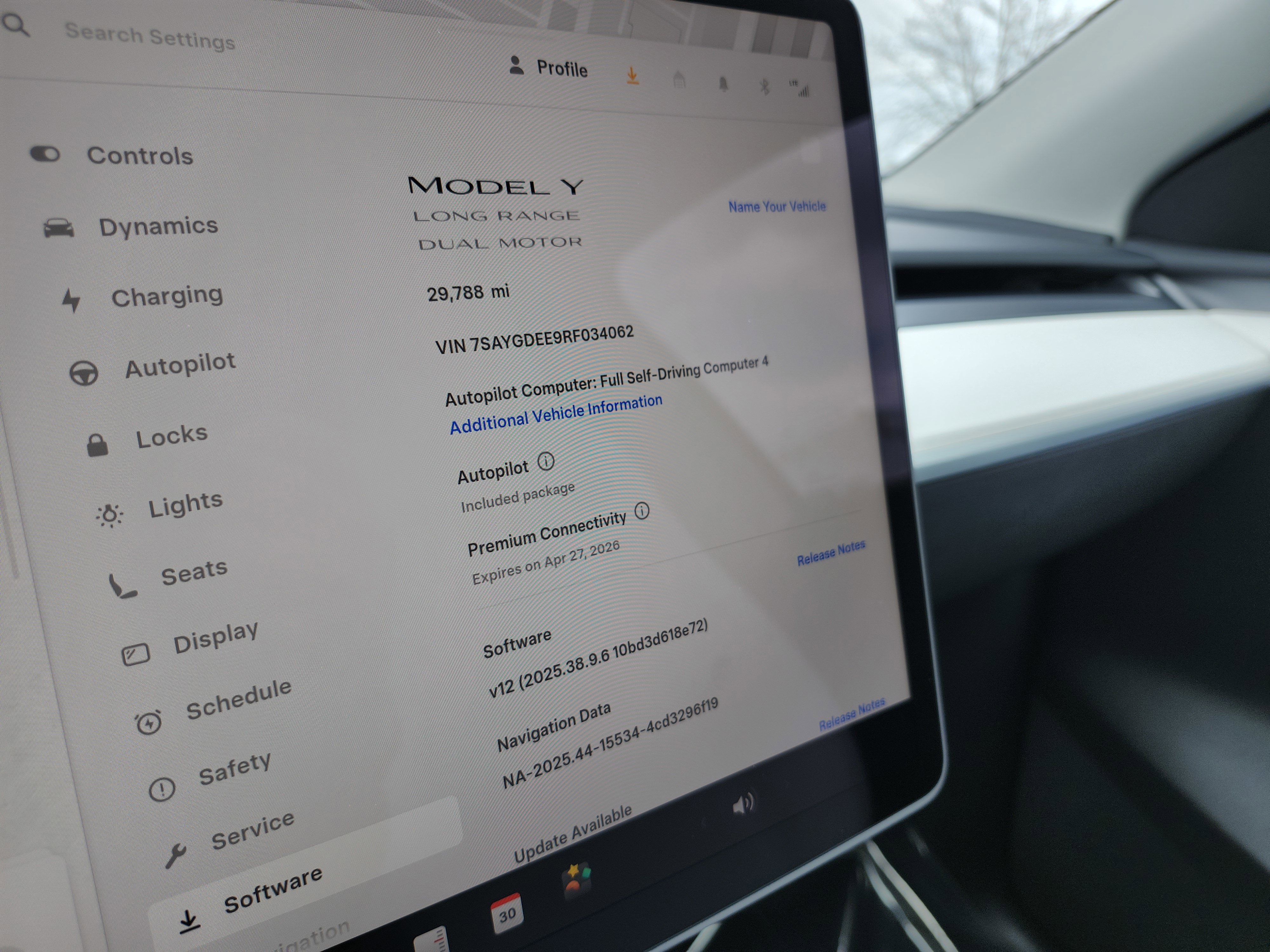 Used 2024 Tesla Model Y Long Range image 30