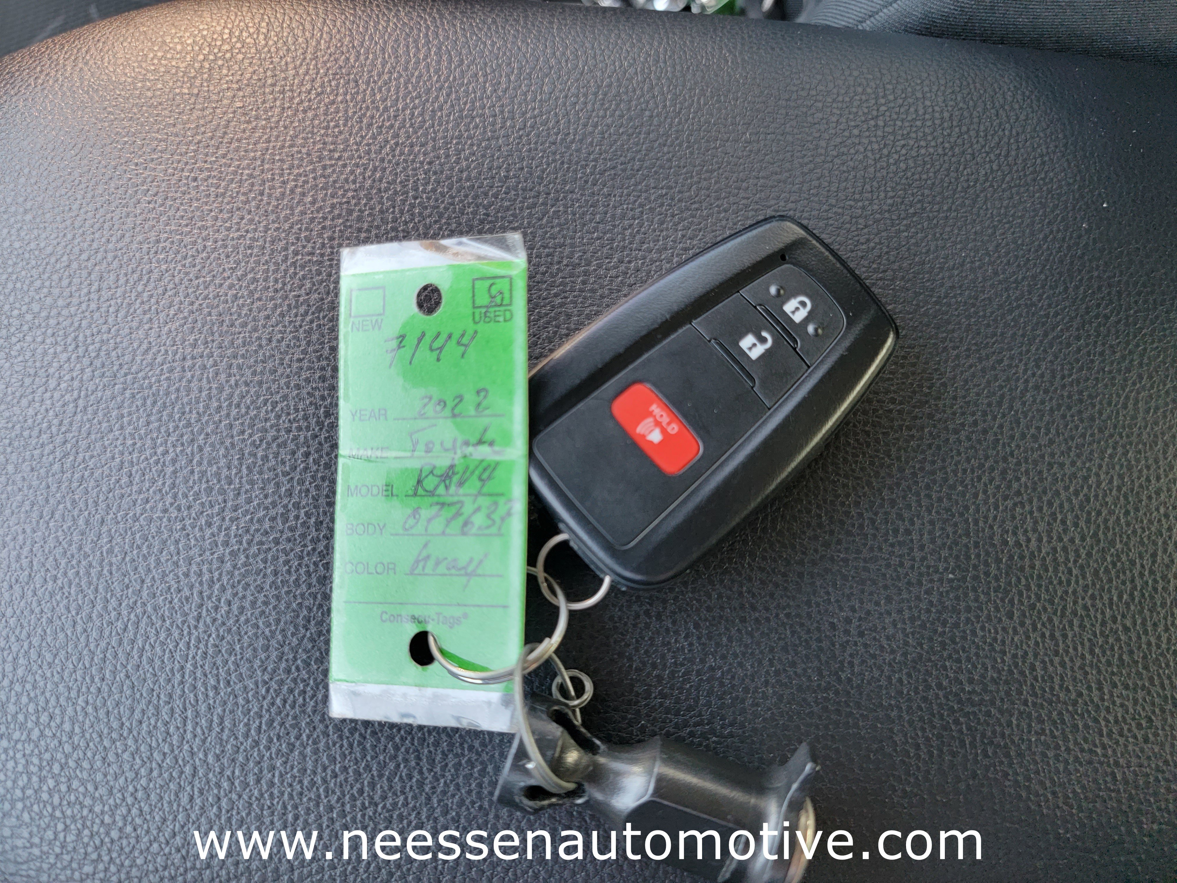 Used 2022 Toyota RAV4 XLE image 27