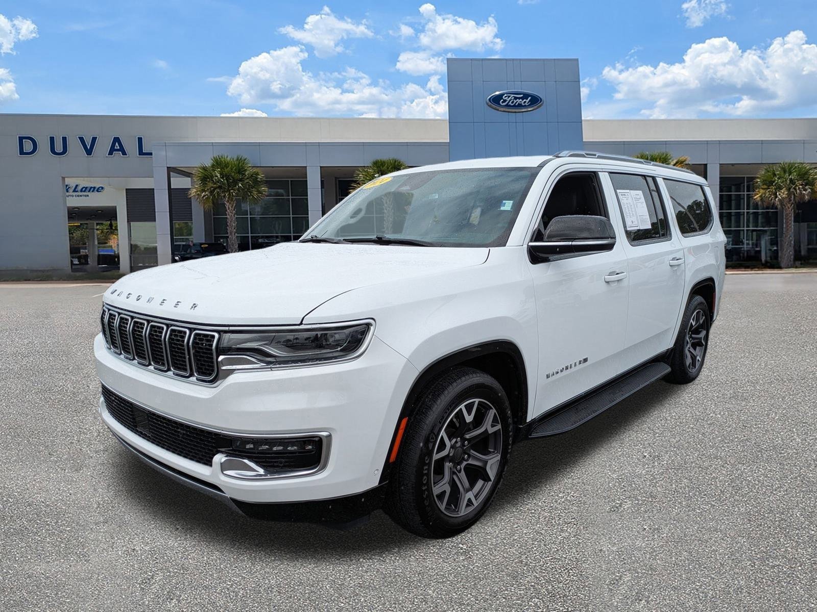 Used 2024 Jeep Wagoneer L Series III w/ Flexible Seating Group image 7