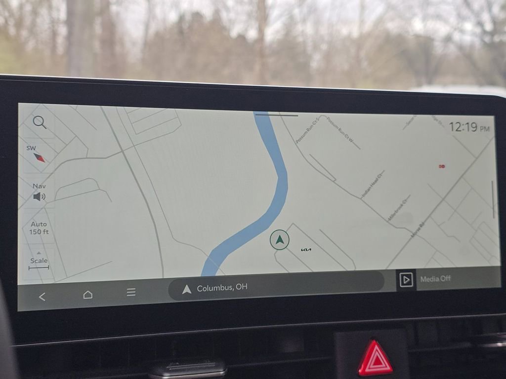 Used 2025 Kia Carnival SX w/ SX Dark Edition Package image 4