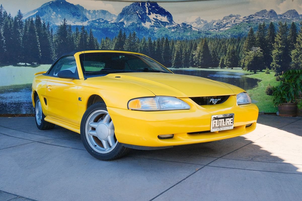 Used 1995 Ford Mustang GT RWD image 3