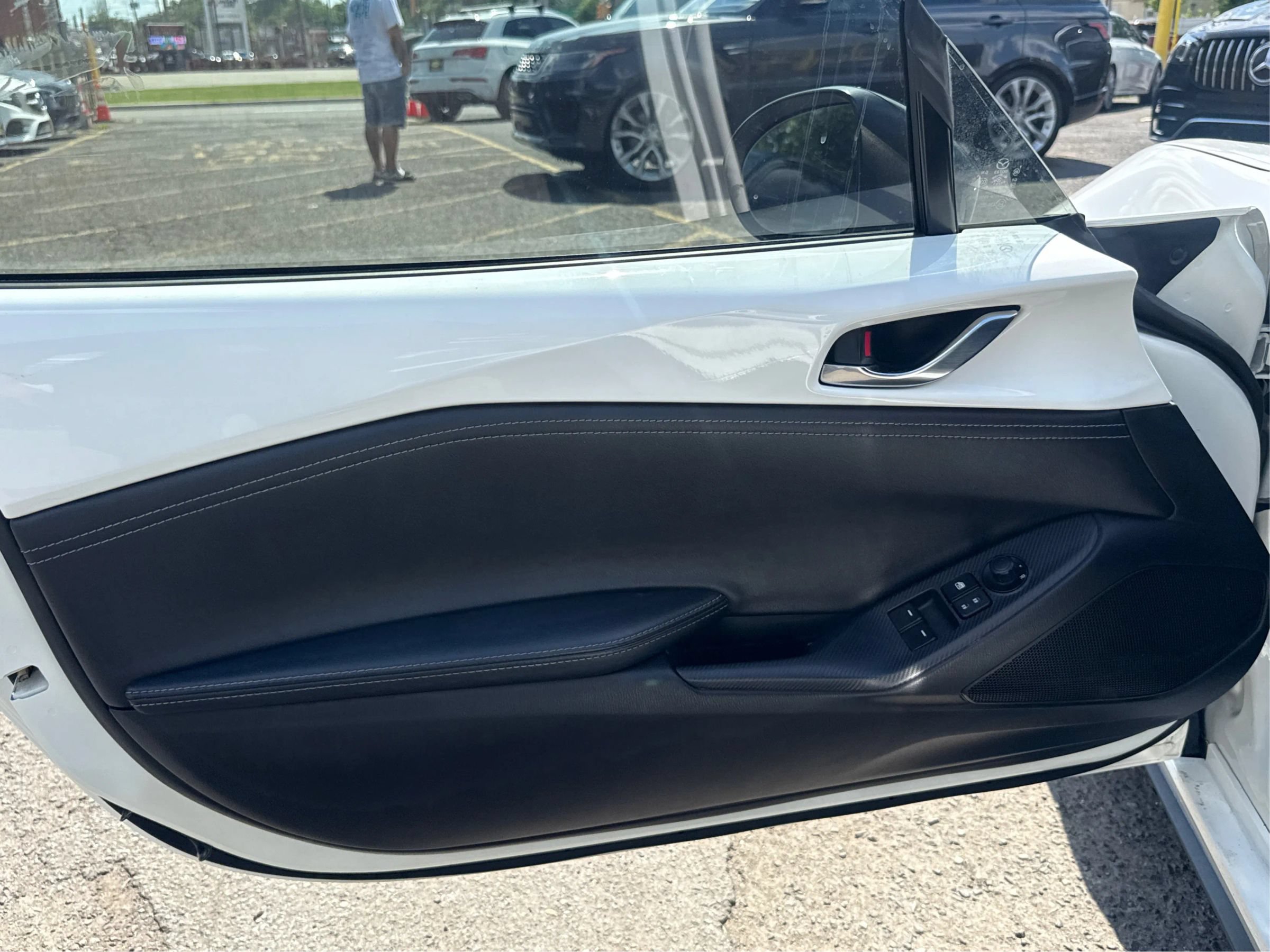 Used 2020 MAZDA MX-5 Miata RF Club RWD image 15