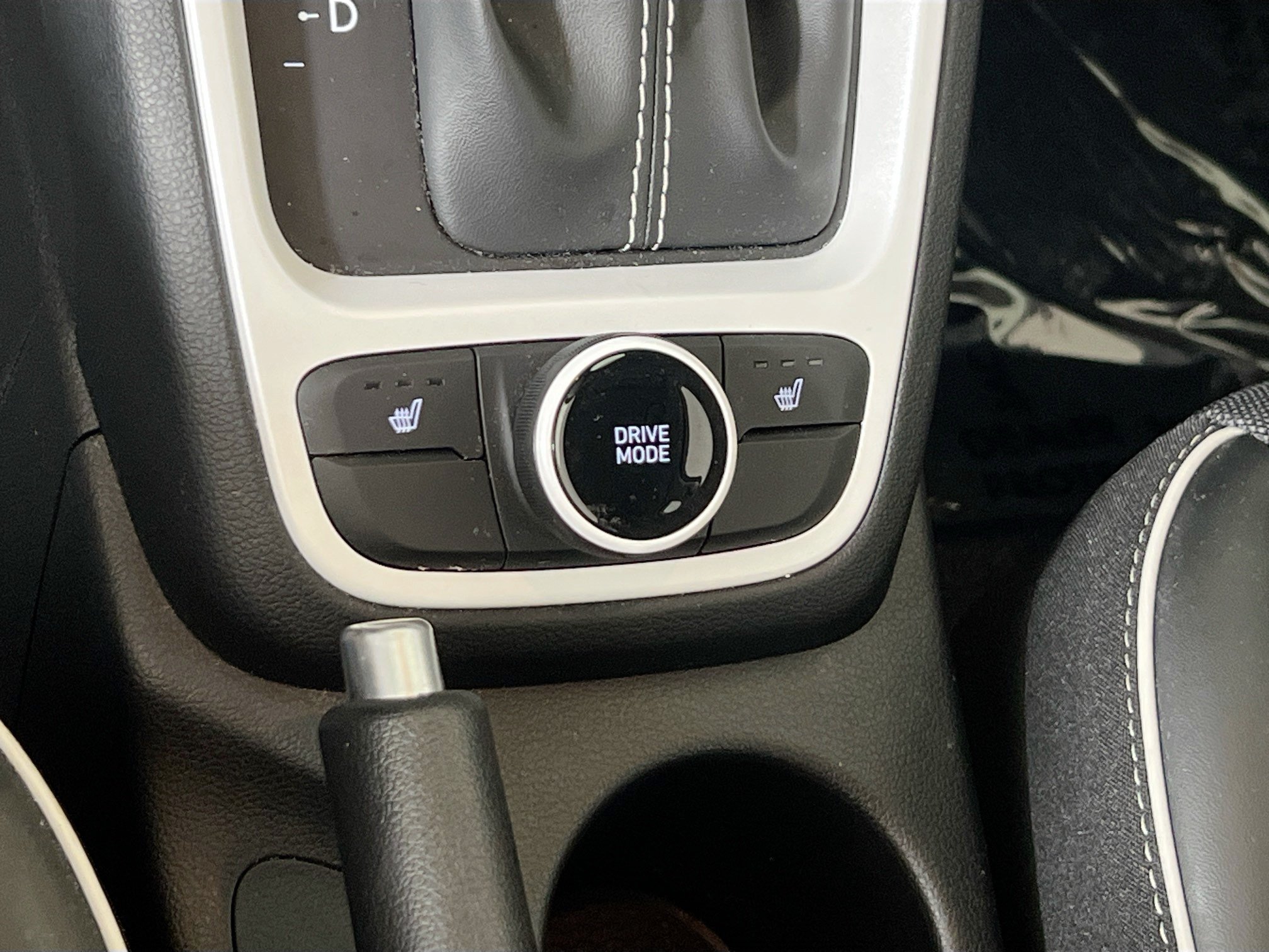 Used 2023 Hyundai Venue Limited FWD image 20