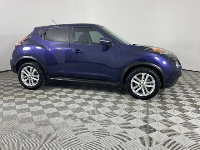 Used 2015 Nissan Juke S FWD image 11