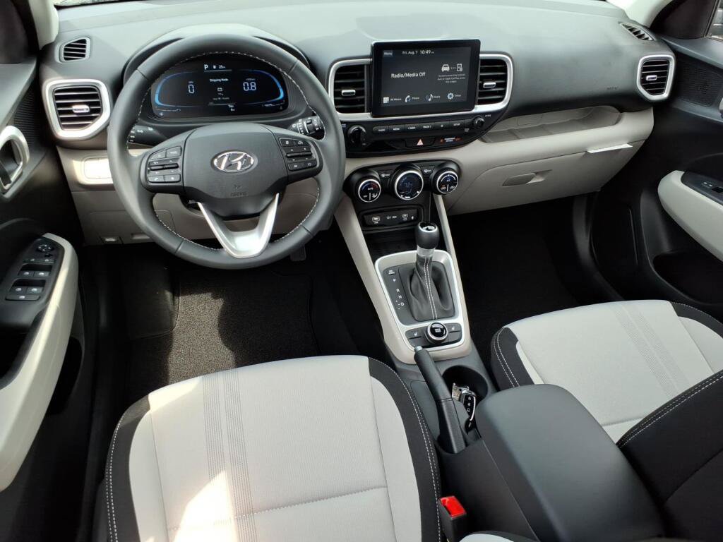 New 2026 Hyundai Venue SEL FWD image 8