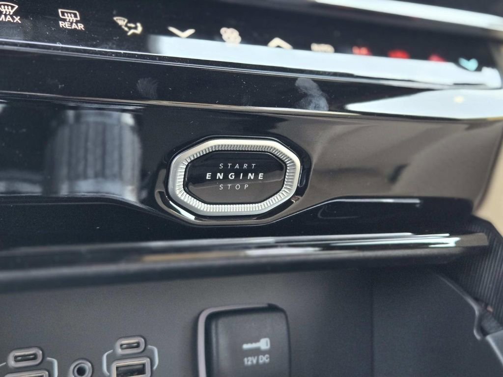 New 2026 Jeep Grand Cherokee Limited w/ Luxury Tech Group II image 26