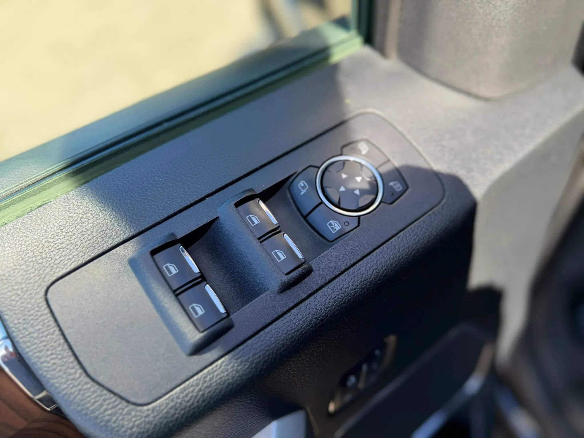 Used 2016 Ford F150 Lariat image 39