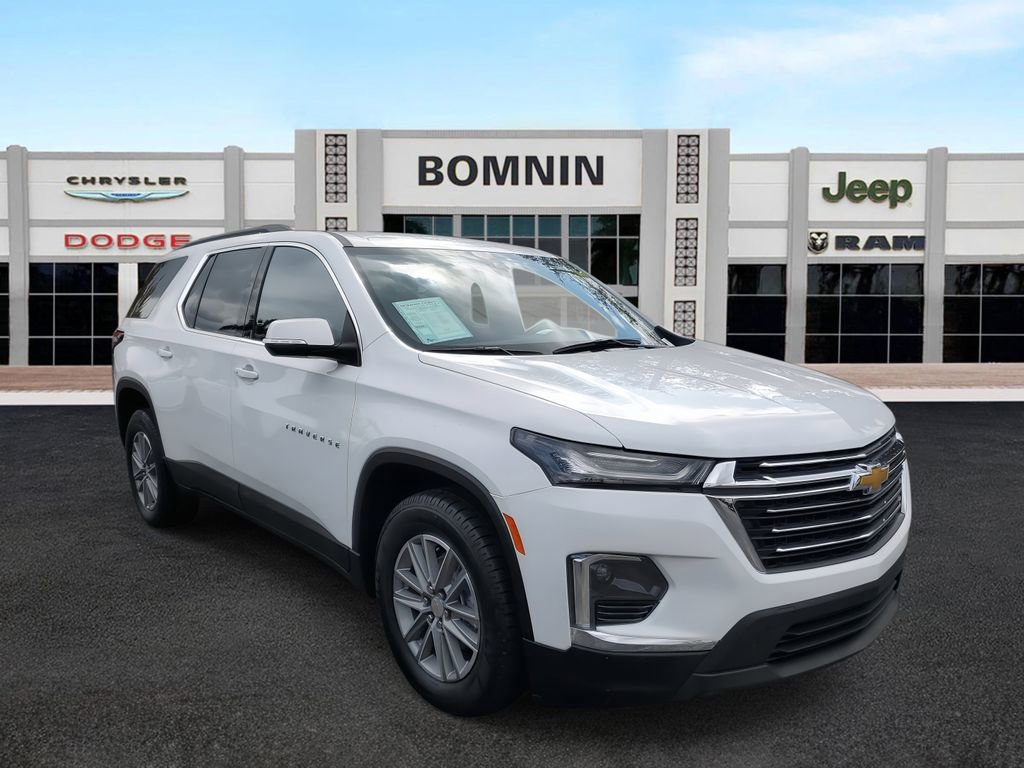 Used 2022 Chevrolet Traverse LT image 2