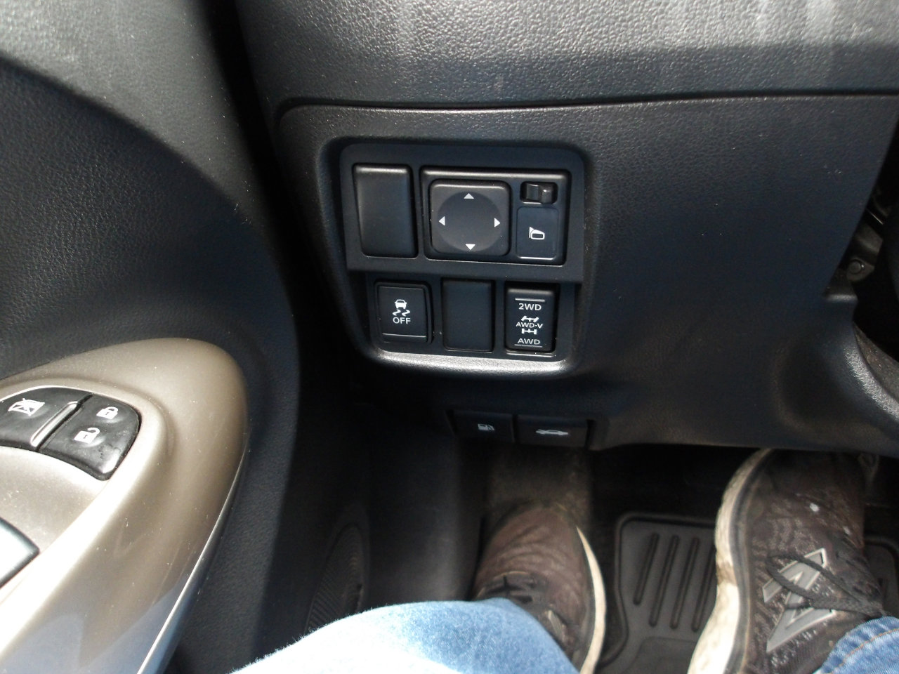 Used 2013 Nissan Juke SL w/ Chrome Pkg image 21