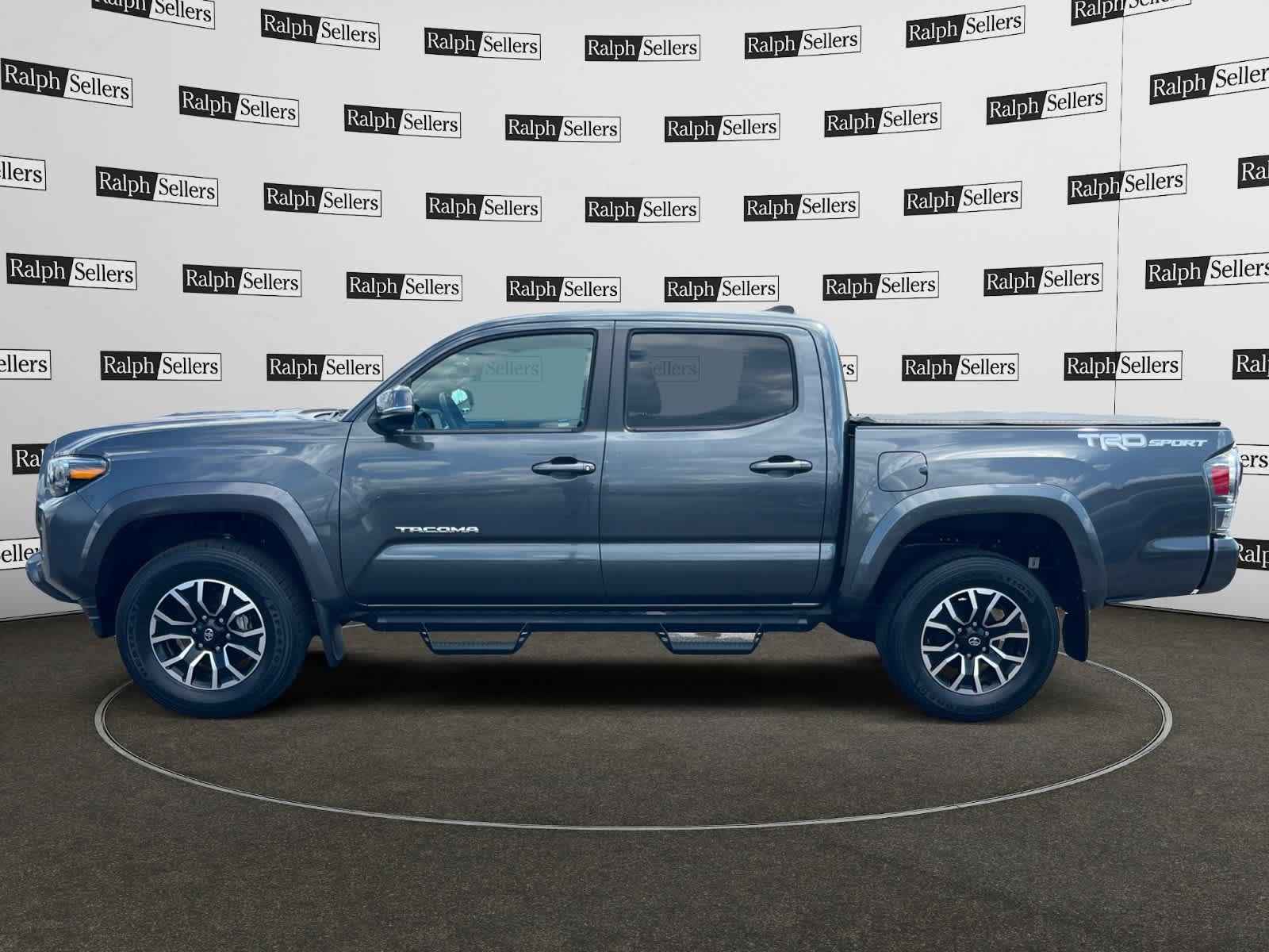 Used 2023 Toyota Tacoma TRD Sport w/ Technology Package RWD image 3