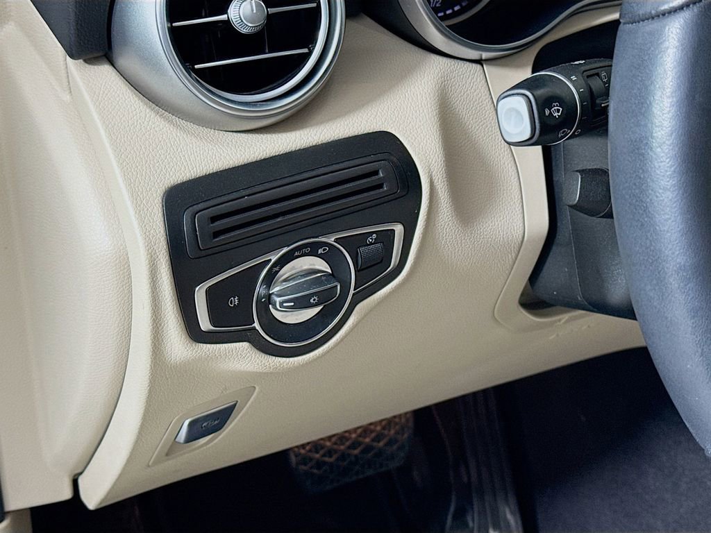 Used 2021 Mercedes-Benz GLC 300 GLC 300 image 10