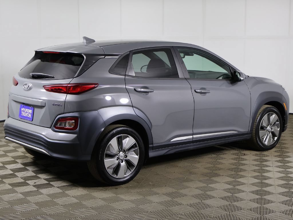 Used 2021 Hyundai Kona Limited w/ Cargo Package FWD image 10