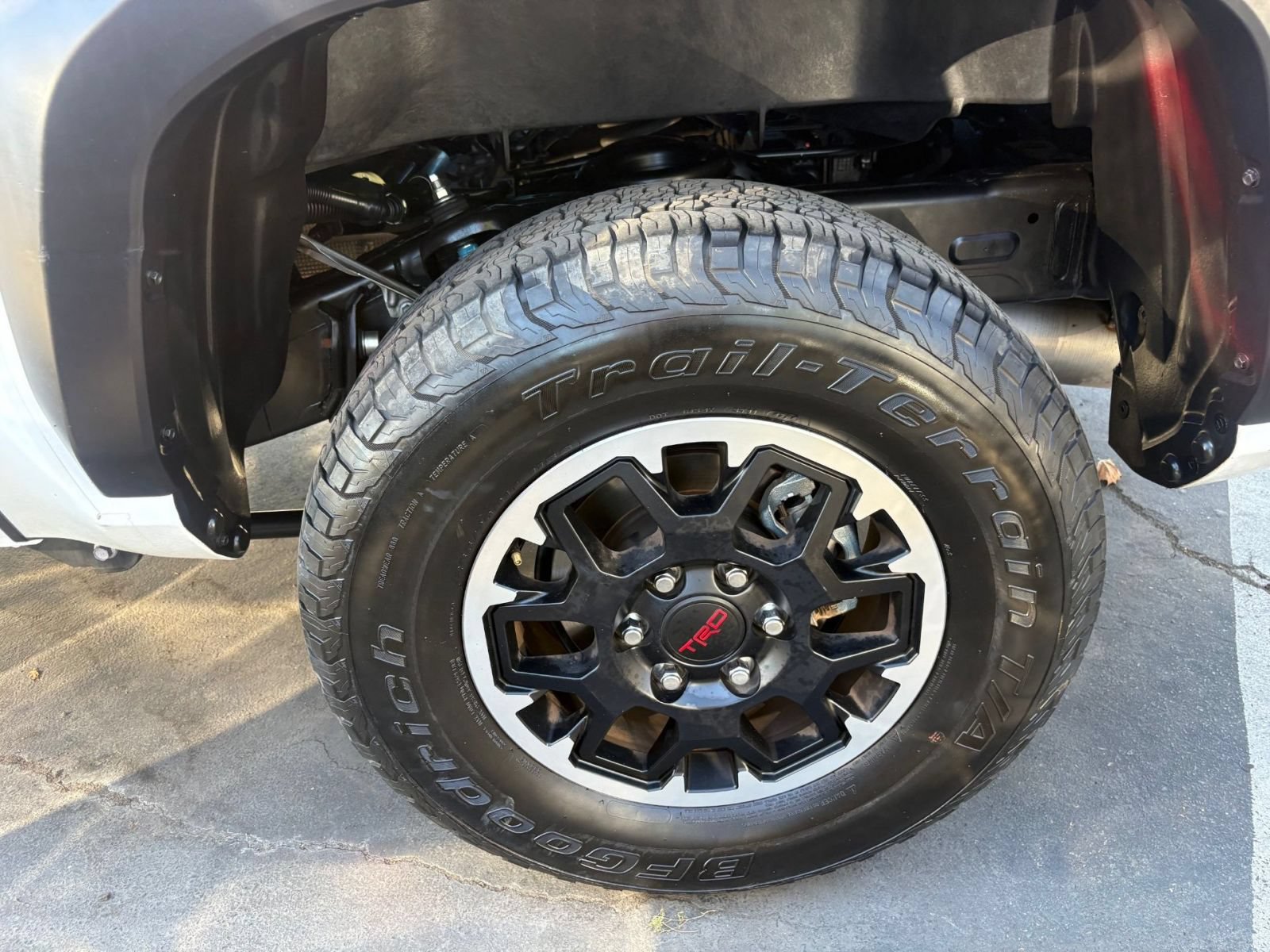 Used 2025 Toyota Tacoma TRD Off-Road AWD/4WD image 8