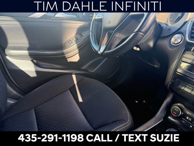 Used 2018 INFINITI QX30 image 16
