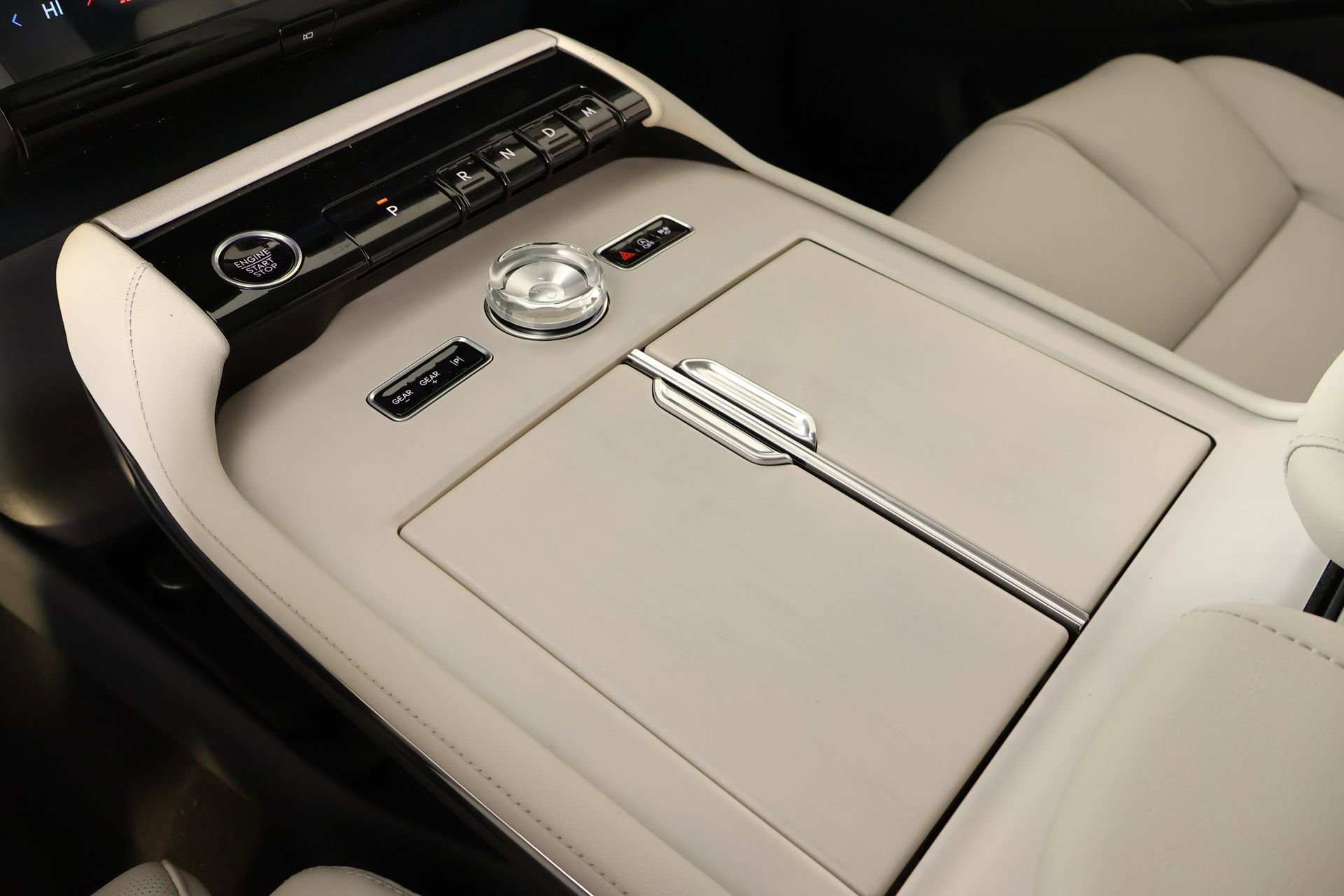 New 2026 Lincoln Navigator Premiere image 9