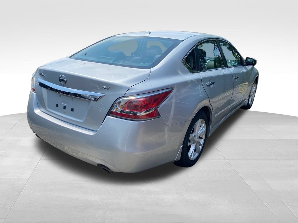 Used 2015 Nissan Altima 2.5 SV w/ Convenience Package FWD image 7