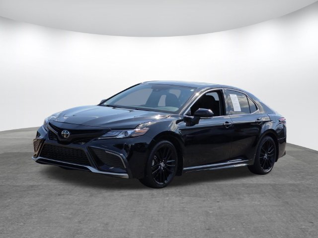 Used 2023 Toyota Camry XSE FWD image 7