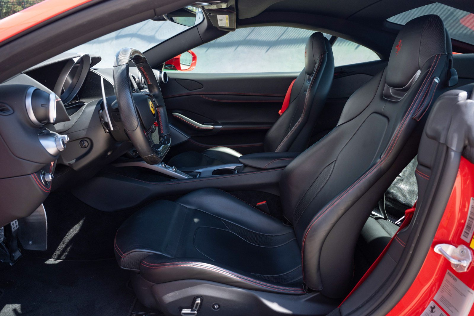 Used 2019 Ferrari Portofino RWD image 33