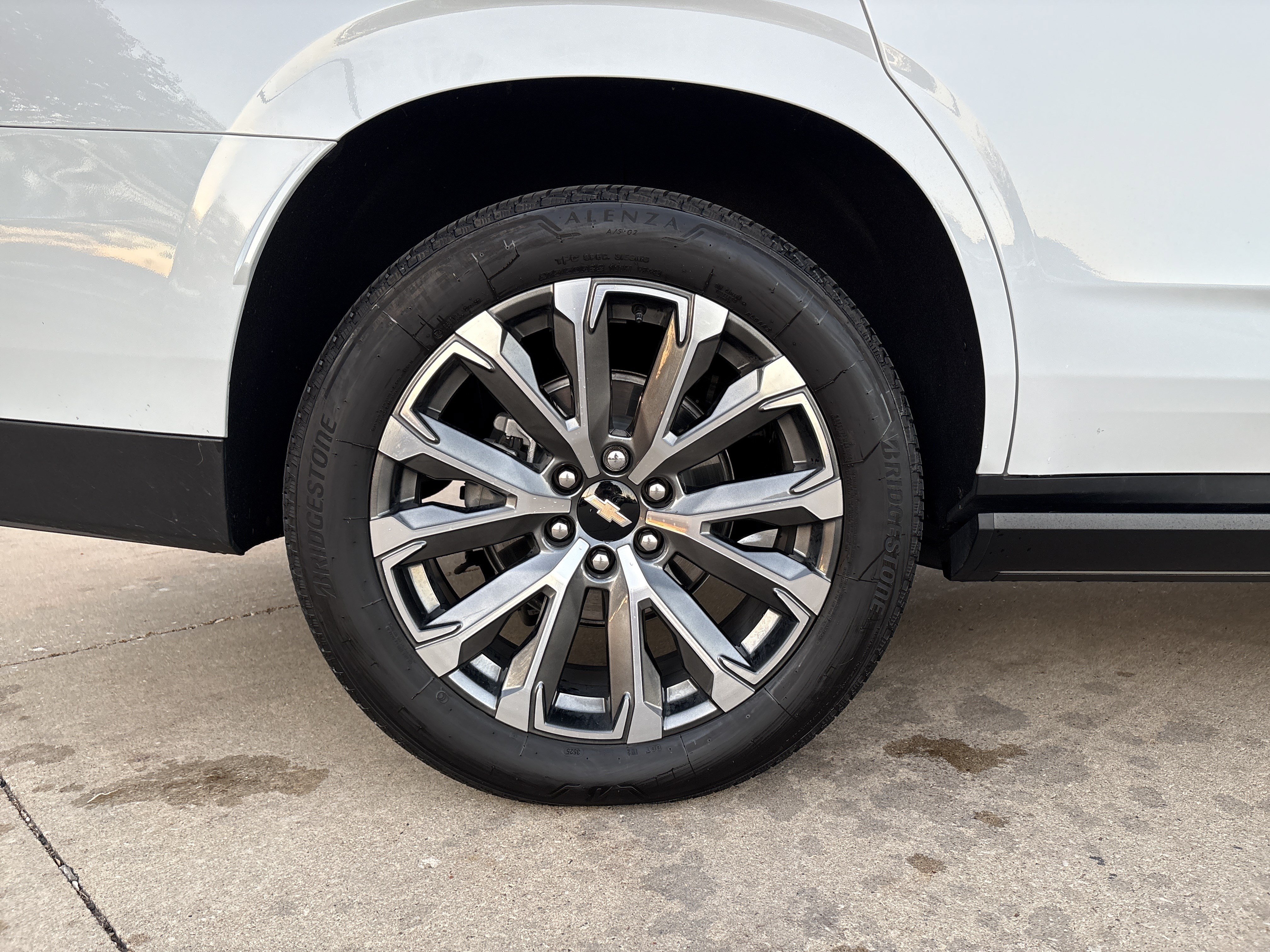 Used 2026 Chevrolet Tahoe High Country AWD/4WD image 11