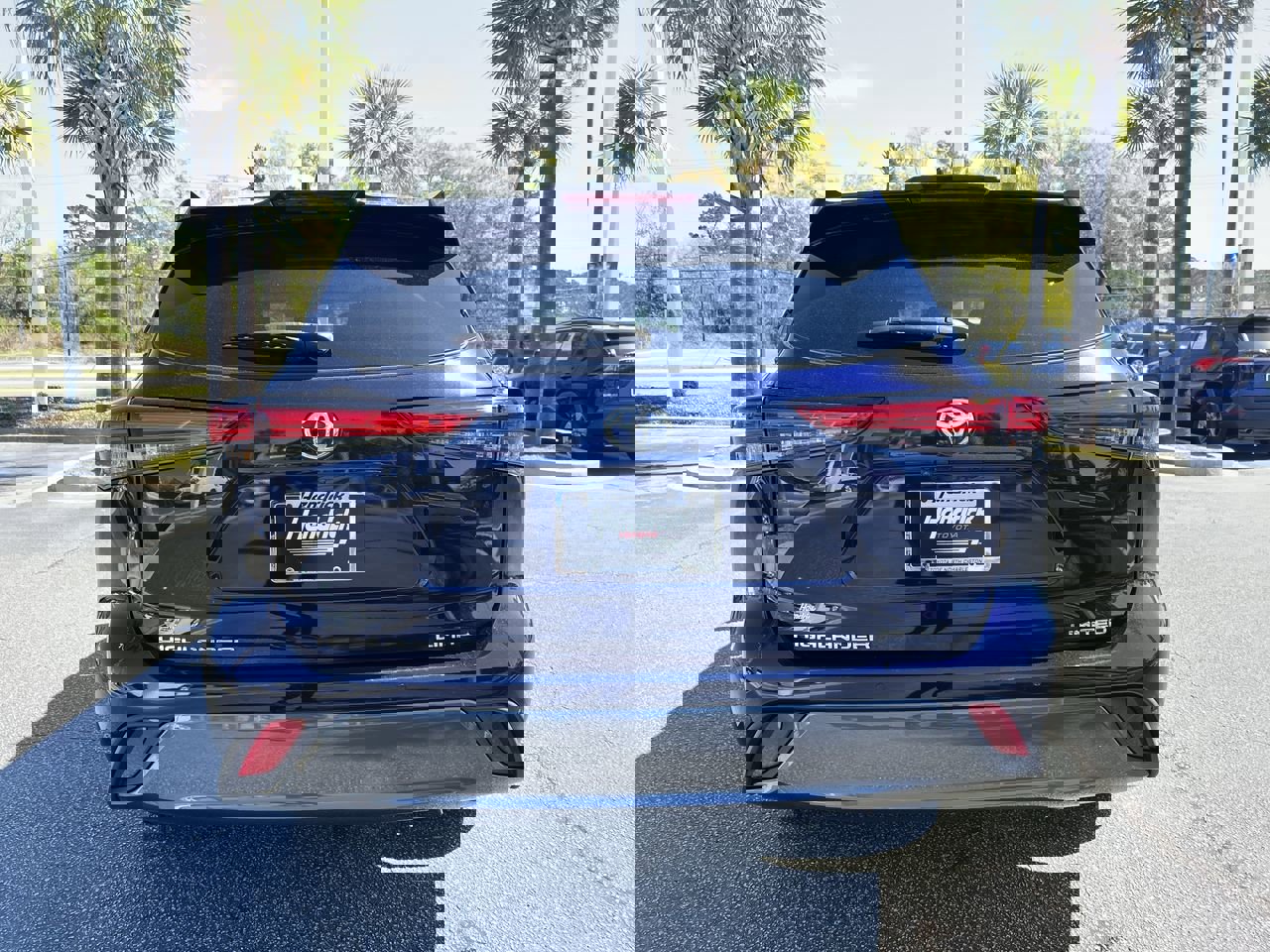 Used 2023 Toyota Highlander Limited image 9