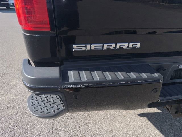 Used 2017 GMC Sierra 2500 Denali w/ Duramax Plus Package AWD/4WD image 22