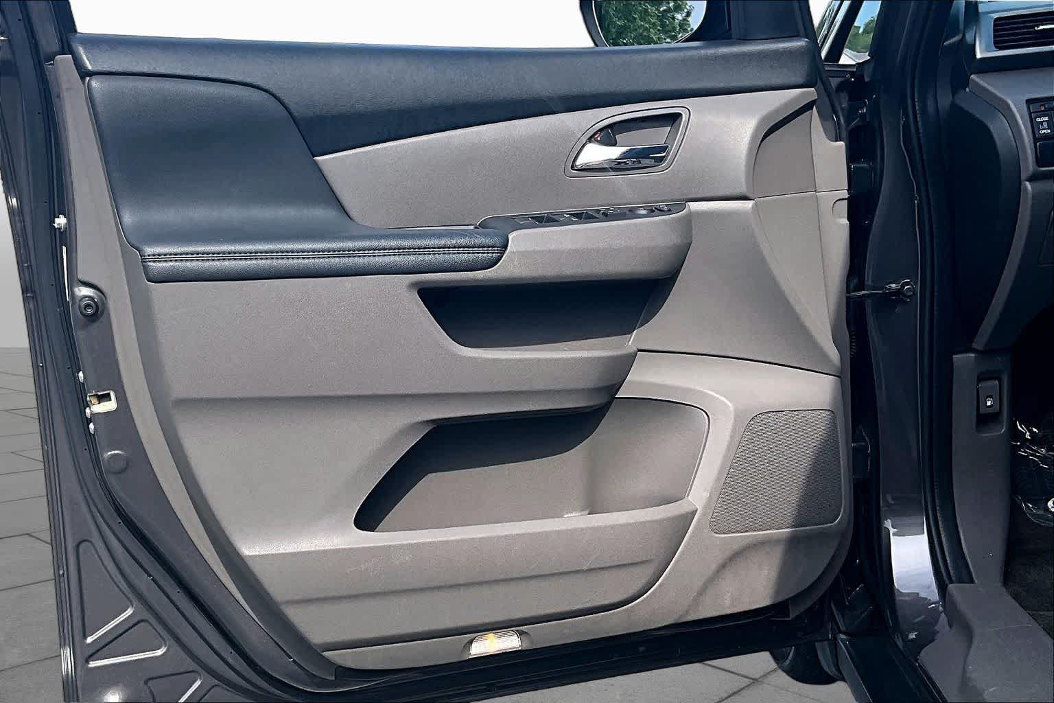Used 2016 Honda Odyssey SE image 21