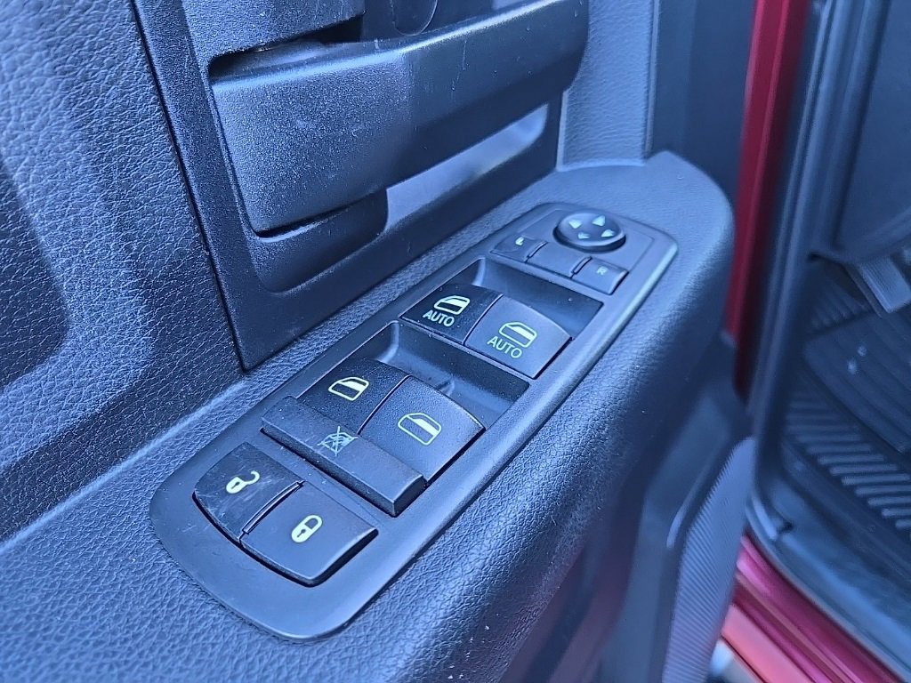 Used 2018 RAM 2500 Tradesman w/ Chrome Appearance Group image 37