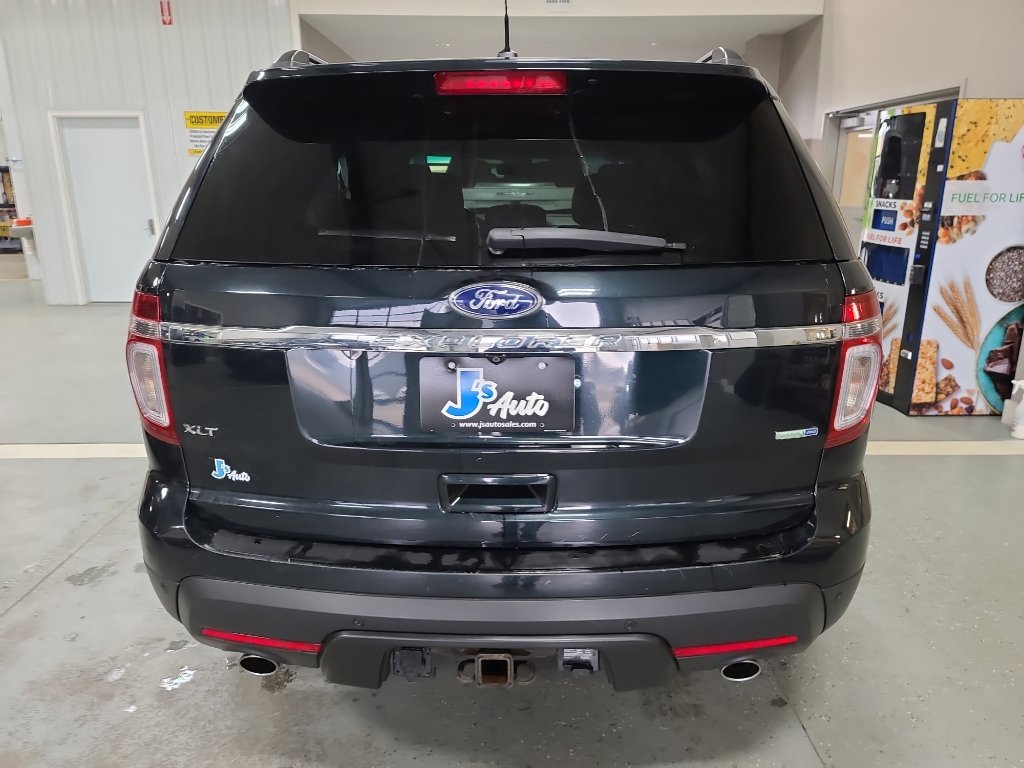 Used 2015 Ford Explorer XLT w/ Equipment Group 201A image 6