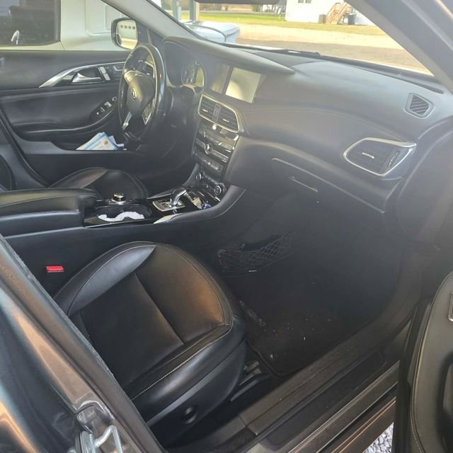 Used 2018 INFINITI QX30 image 16