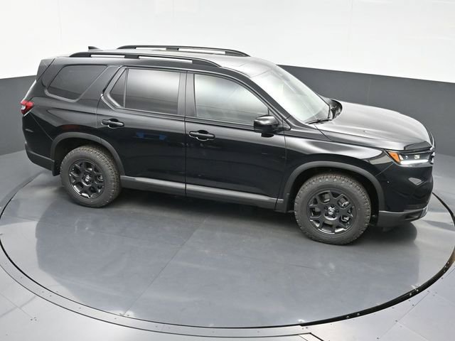Certified 2025 Honda Pilot TrailSport image 35
