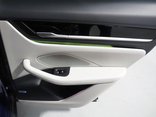 Used 2024 Porsche Macan 4 Electric image 79