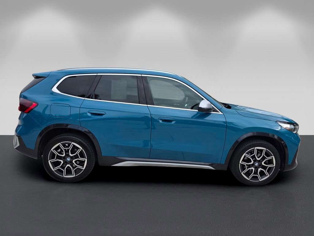 Certified 2023 BMW X1 xDrive28i w/ Convenience Package AWD/4WD image 3