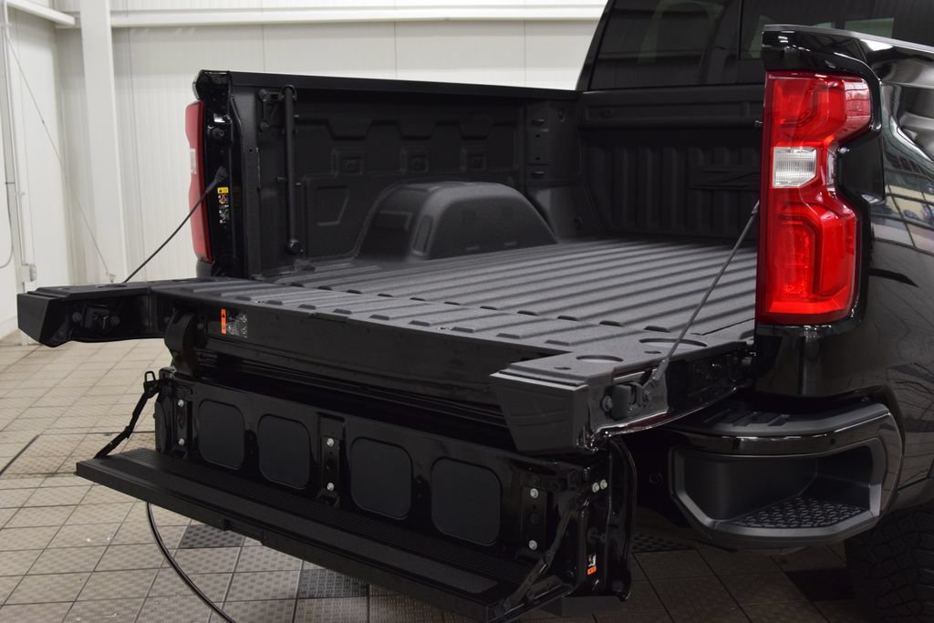 Used 2024 Chevrolet Silverado 1500 ZR2 w/ Technology Package AWD/4WD image 25