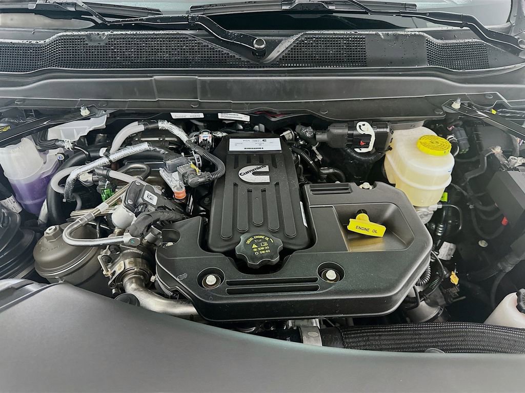 New 2025 RAM 2500 Limited w/ Towing Technology Group image 18